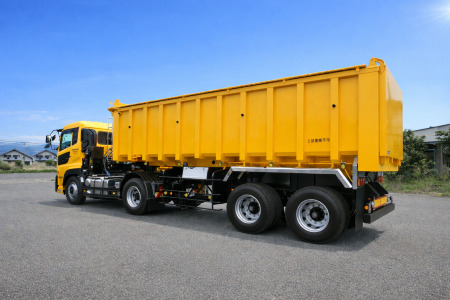 2軸仕様のトレーラーにより狭い場内でも旋回しやすいイメージ