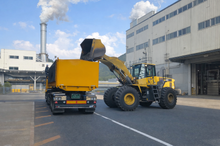 トレーラーダンプへの積込イメージ